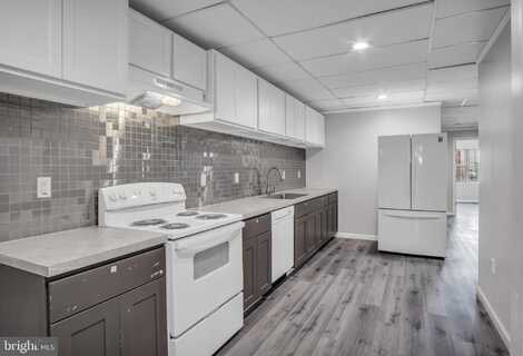 729 E MARKET STREET, YORK, PA 17403
