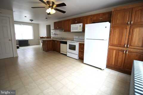 549 W MAIN STREET, NEW HOLLAND, PA 17557