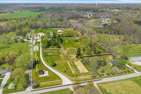 698 Maynard Rd, CROSSVILLE, TN 38571