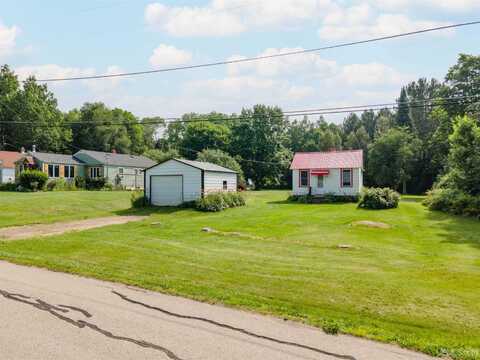112 Kellstrom, Iron River, MI 49935