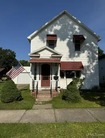1017 River, Iron Mountain, MI 49801
