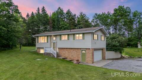 N1572 Hamilton Lakes, Vulcan, MI 49892
