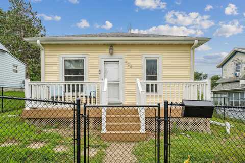 403 3rd Street, Traer, IA 50675