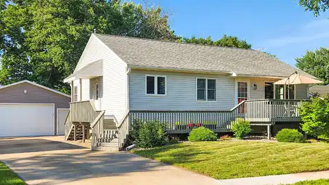1114 Water Street, New Hartford, IA 50660