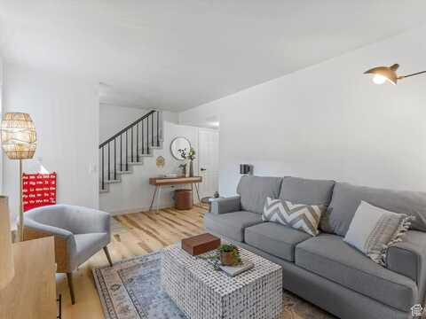 93 E 820 S, Centerville, UT 84014