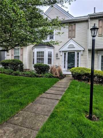 1320 Meadowbrook, Strabane, PA 15317