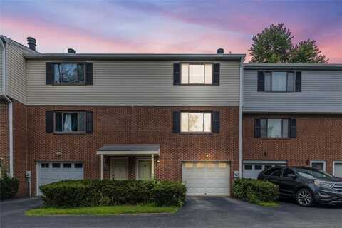 104 Countryside Dr, Robinson Twp, PA 15136