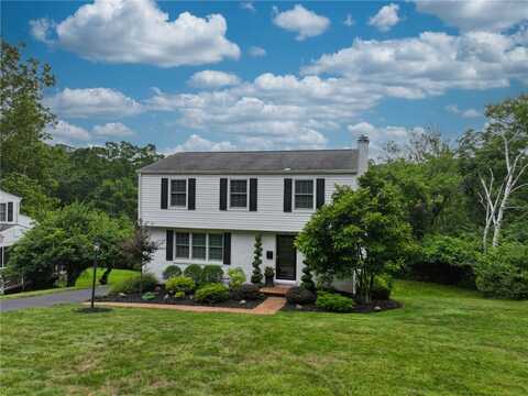 1808 Sillview Dr, St Clair, PA 15243