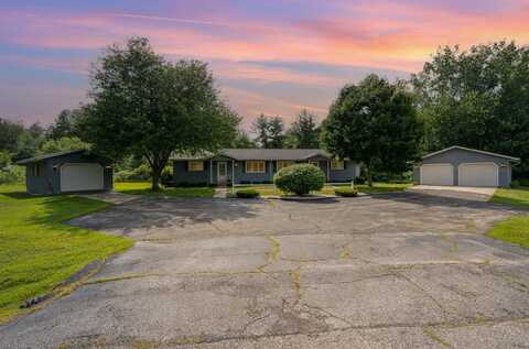 1909 N 5 Mile, Sanford, MI 48657