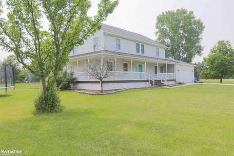 2043 Kronner, Columbus, MI 48063