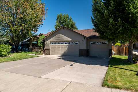 857 NW Poplar Avenue, Redmond, OR 97756