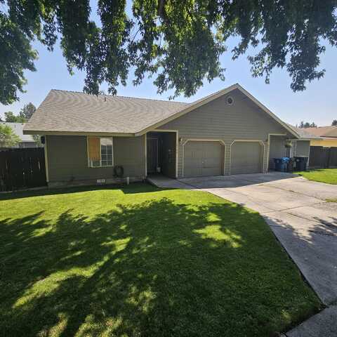 2740 SW Umatilla Court, Redmond, OR 97756