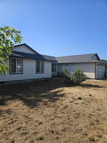 1113 SW Kenwood Street, Madras, OR 97741