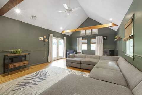 2136 Winthrop St, Dighton, MA 02764