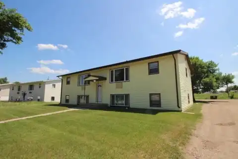 2115 SW 2nd Avenue, Minot, ND 58701
