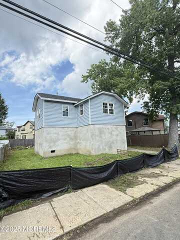69 Beaconlight Avenue, Keansburg, NJ 07734