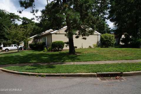 715a Wooton Court, Manchester, NJ 08759