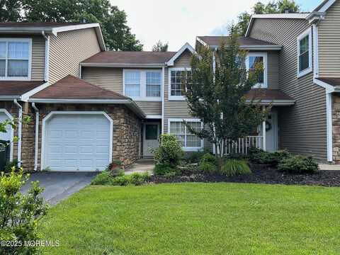 15 Saddle Court, Tinton Falls, NJ 07753