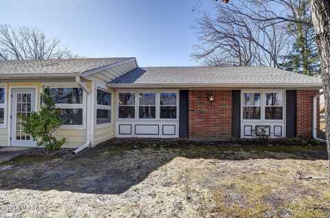 271b Kingston Court, Lakewood, NJ 08701
