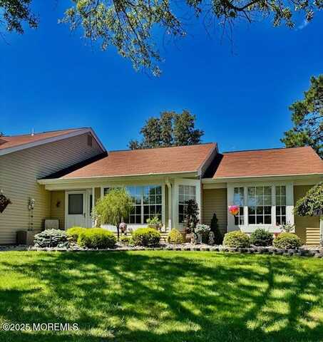 1126b Thornbury Lane, Manchester, NJ 08759