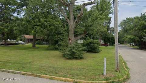 41 Garden Avenue, Island Heights, NJ 08732