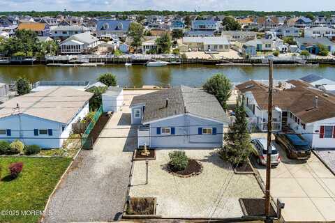 135 E Susquehanna Drive, Little Egg Harbor, NJ 08087
