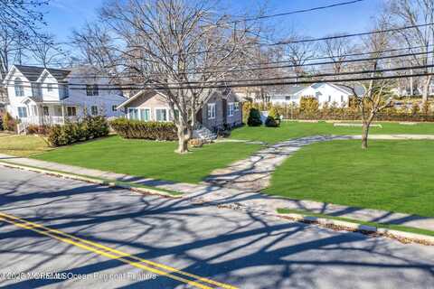 455 Roosevelt Avenue, Oakhurst, NJ 07755