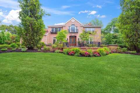 22 Woodbury Farms Drive, Woodbury, NY 11797
