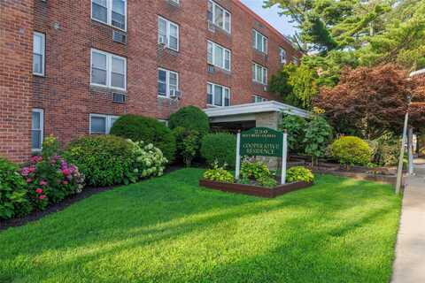 250 W Merrick Road, Freeport, NY 11520