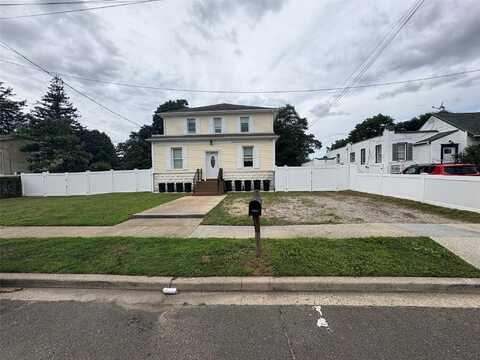741 Clocks Boulevard, Massapequa, NY 11758