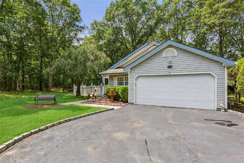11 Westchester Court, Middle Island, NY 11953