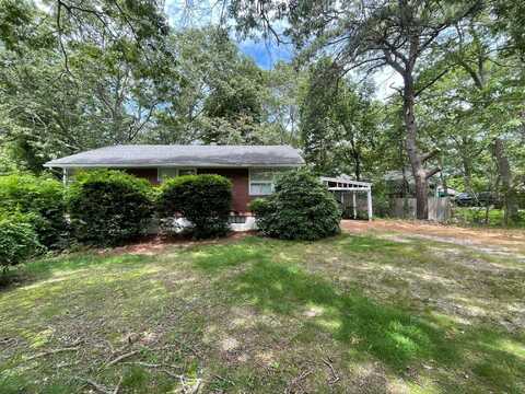 5 Birch Court, Riverhead, NY 11901