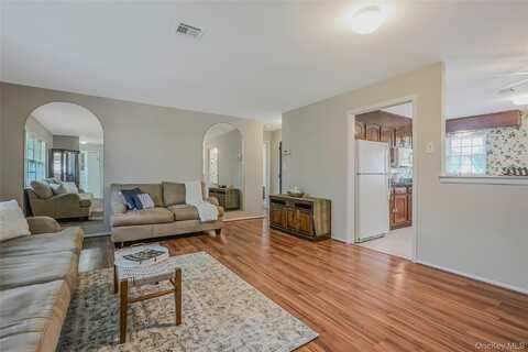 310-c Woodbridge Drive, Ridge, NY 11961