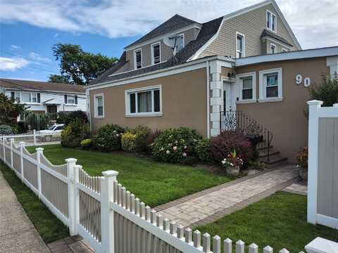 90 Hempstead Avenue, Lynbrook, NY 11563