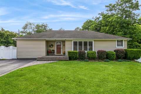 96 Maple Street, Medford, NY 11763