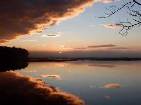 47 Island View Lane, Bowdoinham, ME 04008