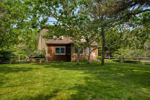111 Charles Neck Way, West Tisbury, MA 02575