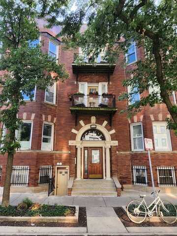 5201 S Blackstone Avenue, Chicago, IL 60615