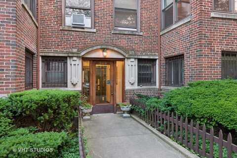 629 W Buckingham Place, Chicago, IL 60657