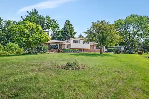 20w260 Meadow Lane, Lemont, IL 60439