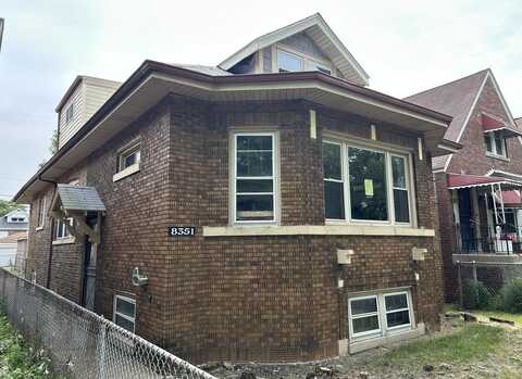 8351 S PAXTON Avenue, Chicago, IL 60617