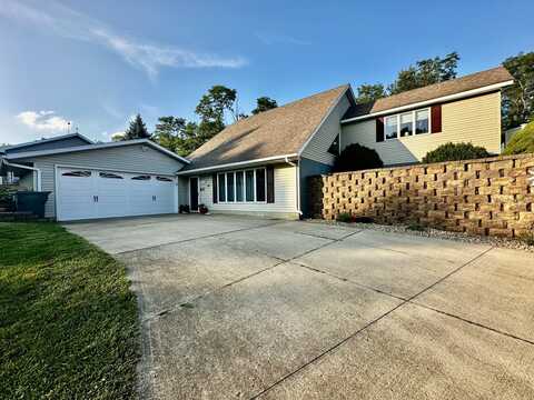 4100 Valley Drive, Clinton, IL 61727