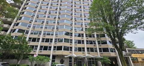 555 W Cornelia Avenue, Chicago, IL 60657