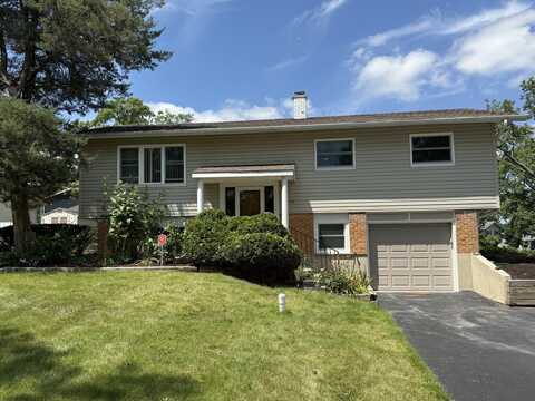 2s546 LLOYD Avenue, Lombard, IL 60148
