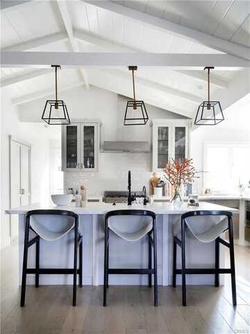 283 Chiquita Street, Laguna Beach, CA 92651