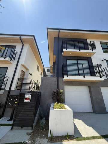 4454 Clinton Street, Los Angeles, CA 90004