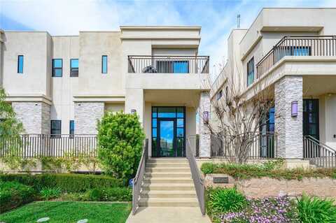 18719 Redwing Street, Tarzana, CA 91356