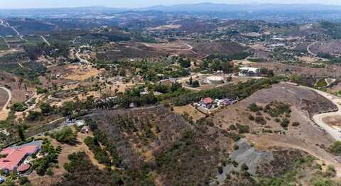 3829 Silverleaf Ln, Vista, CA 92084