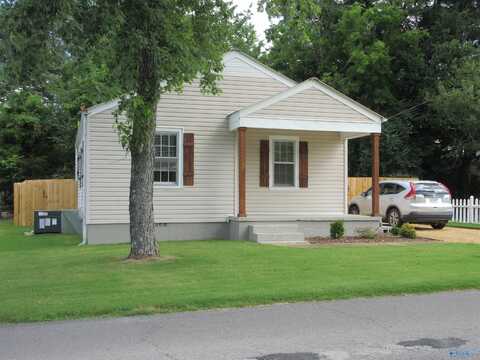 433 E Charlotte Avenue, Scottsboro, AL 35768