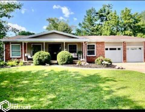 2060 SUNNYSIDE Avenue, Burlington, IA 52601